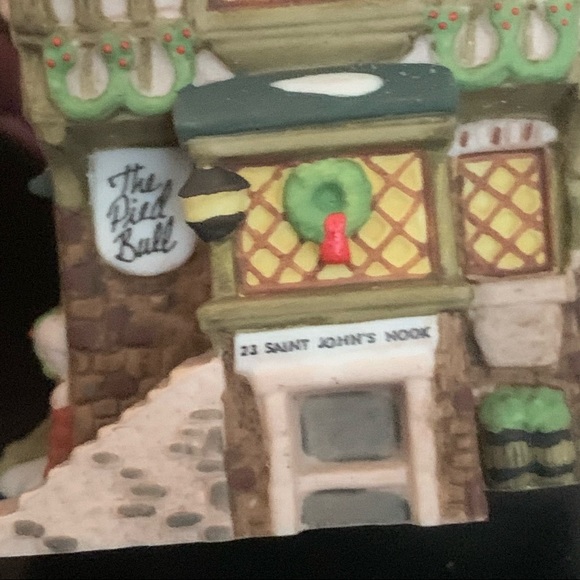 Department 56 Dickens Heritage The Pied Bull Inn 1993 Collector’s Ed. Ornament - Picture 4 of 14